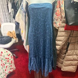 Elegant Blue Strapless Midi Dress